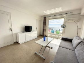 One bedroom apartment with stunning sea view on La Croisette